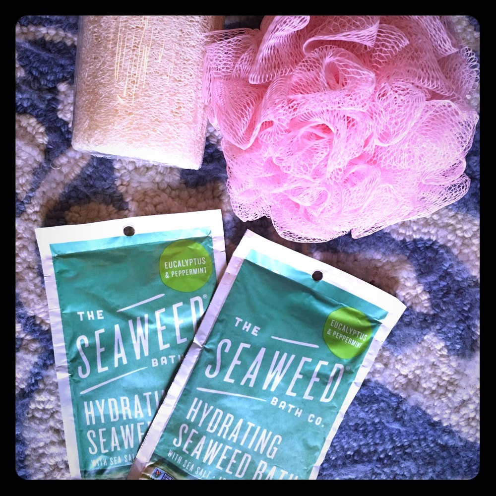 Loofah and sponge , seaweed bath